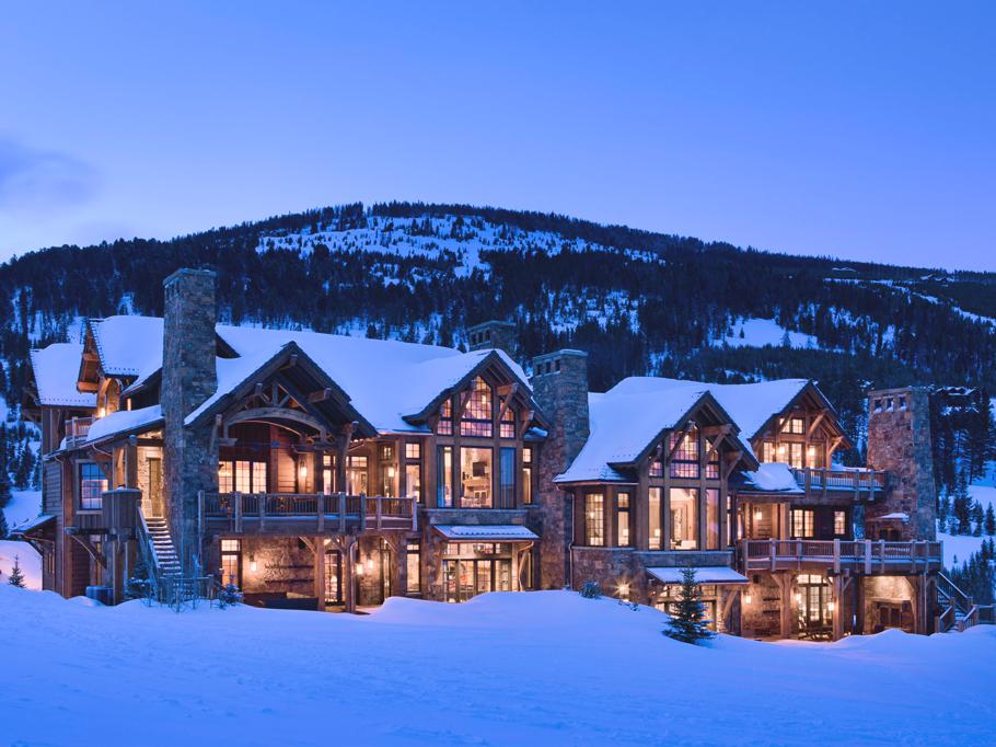 Luxury-Slopeside-Chalets-Montana-02